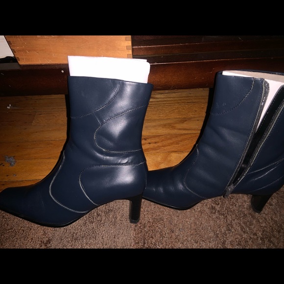 Boots - Picture 2 of 4